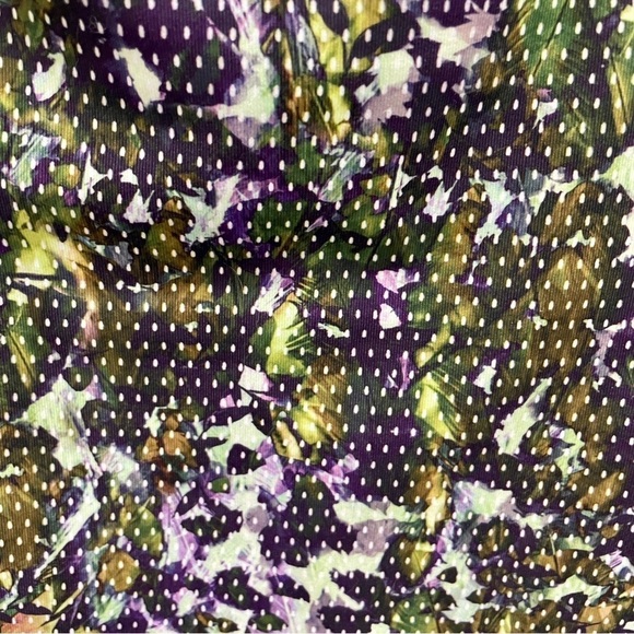 Lululemon Dancing Warrior Tank in Floral Sport White Multi / Pistachio - Picture 7 of 10